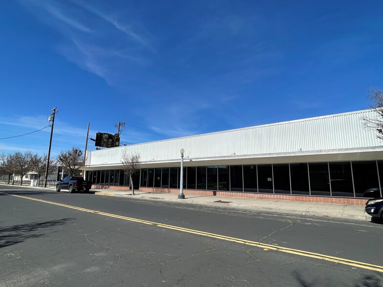 1703-1711 Fulton St, Fresno, CA for lease - Building Photo - Image 2 of 11