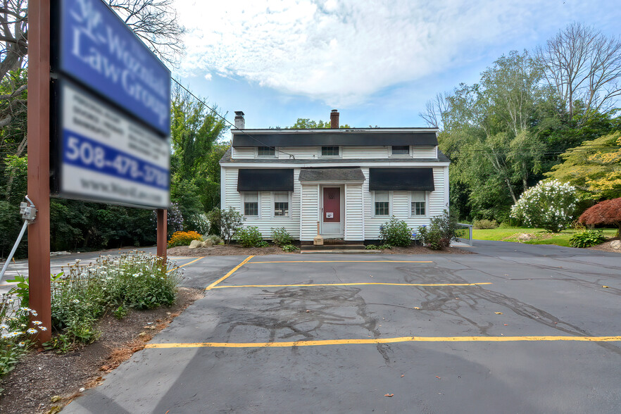 159 Hartford Ave E, Mendon, MA for sale - Primary Photo - Image 1 of 20