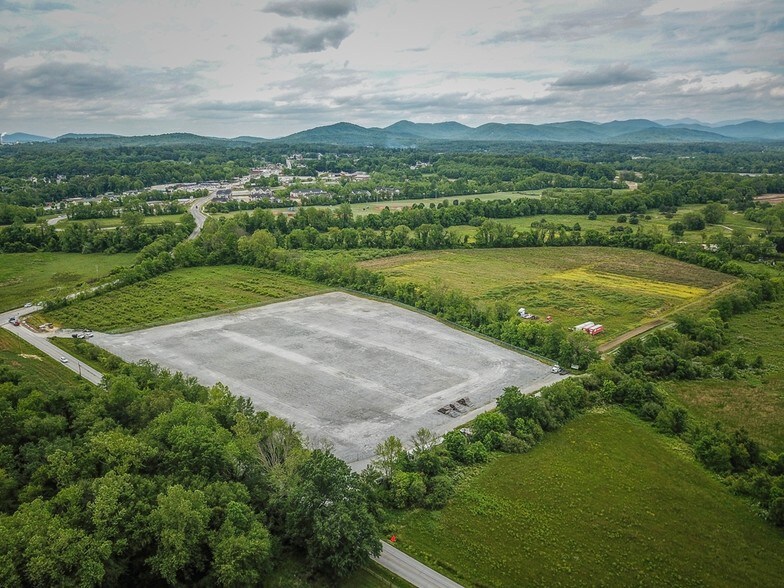 9999 Jackson Rd, Fletcher, NC 28732