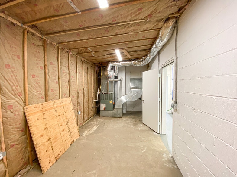 15 Georgetown Rd, Wrightstown, NJ for lease - Building Photo - Image 3 of 16