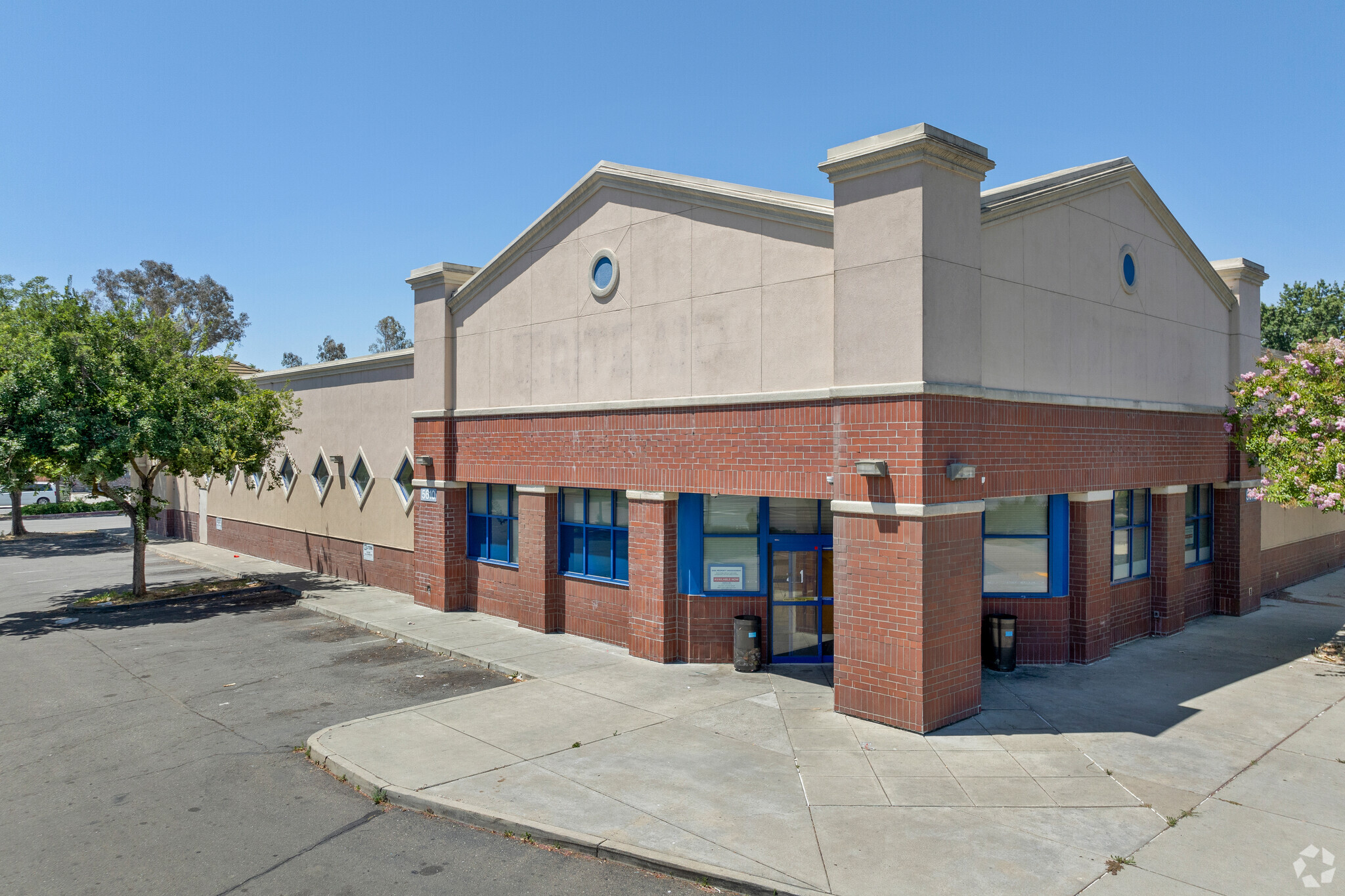 5610 Stockton Blvd, Sacramento, CA for lease Primary Photo- Image 1 of 22