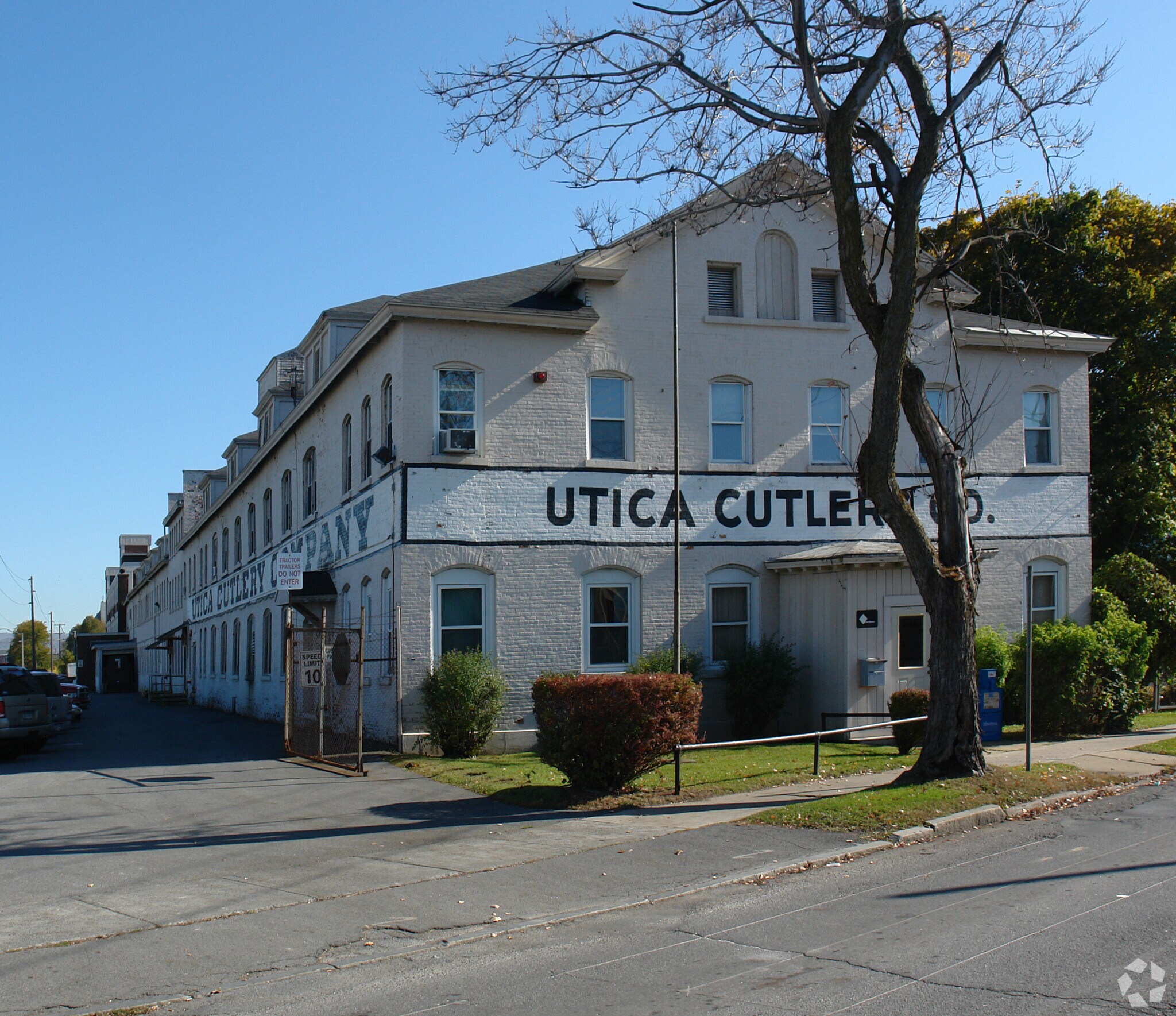 824 Noyes St, Utica, NY for sale Primary Photo- Image 1 of 1