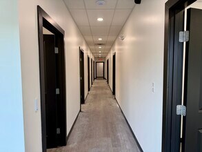 2909 E Oakland Ave, Johnson City, TN for lease Interior Photo- Image 1 of 7