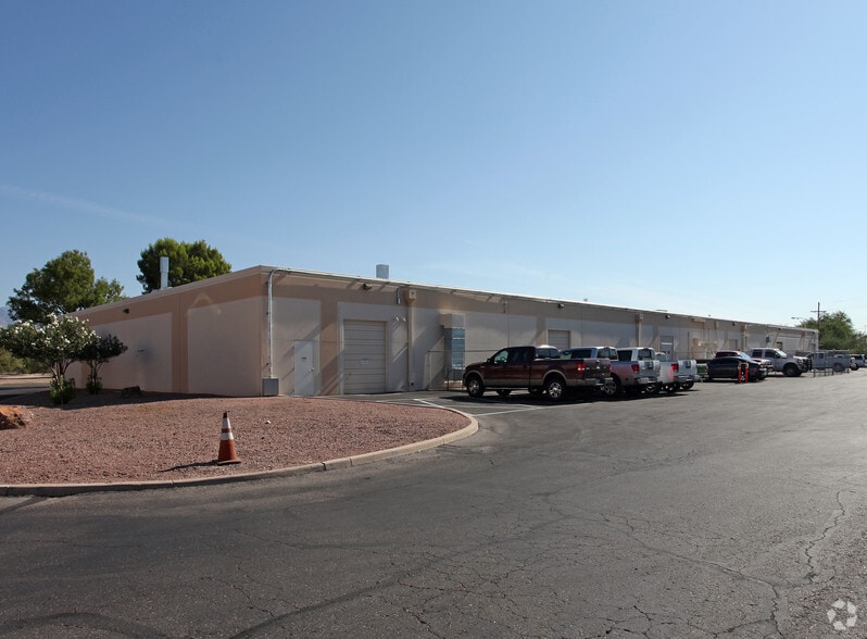 2045 N Forbes Blvd, Tucson, AZ for lease - Building Photo - Image 2 of 2