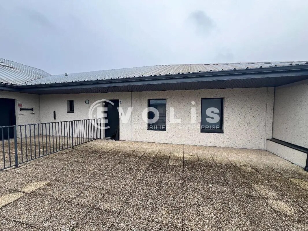 Office in Serris for sale Building Photo- Image 1 of 7