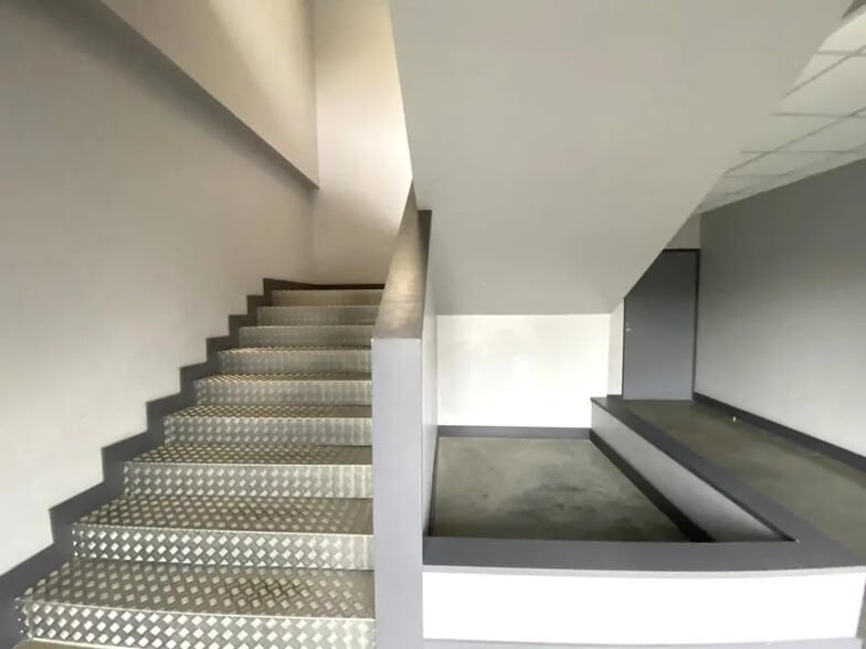 Office in Toulouse for lease - Interior Photo - Image 3 of 9