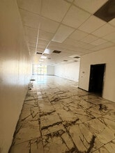 2104 S McColl Rd, Edinburg, TX for lease Interior Photo- Image 1 of 2
