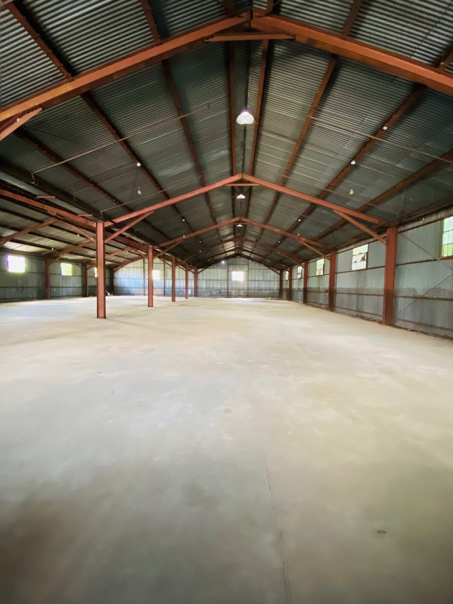 312 W Solomon St, Griffin, GA for sale Interior Photo- Image 1 of 1