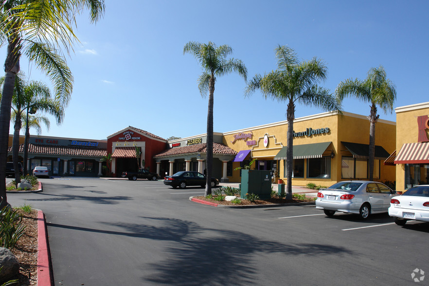 717-731 W San Marcos Blvd, San Marcos, CA for lease - Building Photo - Image 3 of 6