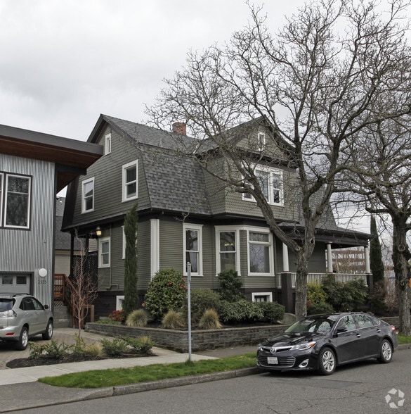 2107 NW 23rd Ave, Portland, OR for sale - Building Photo - Image 2 of 10