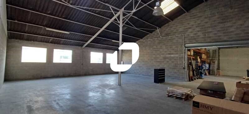 Flex in Longnes for lease - Interior Photo - Image 2 of 10