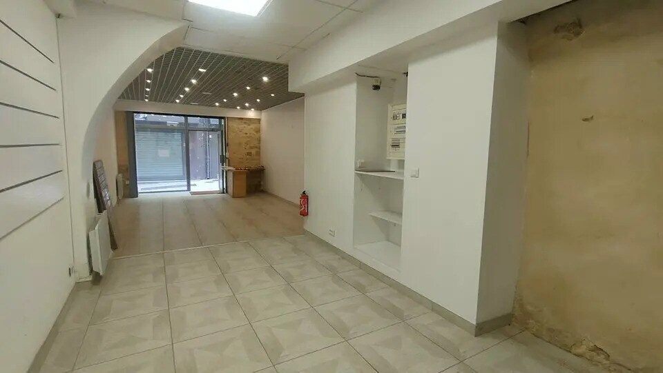 Retail in Bagnols-sur-Cèze for lease - Interior Photo - Image 3 of 5