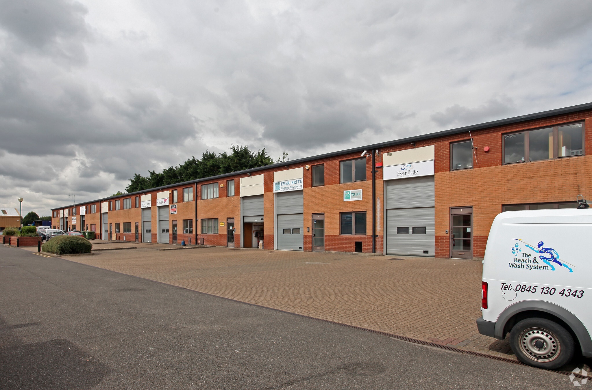 Gatehouse Clos, Aylesbury for sale Primary Photo- Image 1 of 1