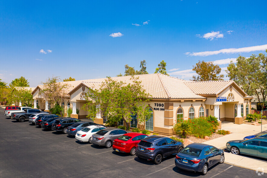 7390 W Sahara Ave, Las Vegas, NV for lease - Primary Photo - Image 1 of 10