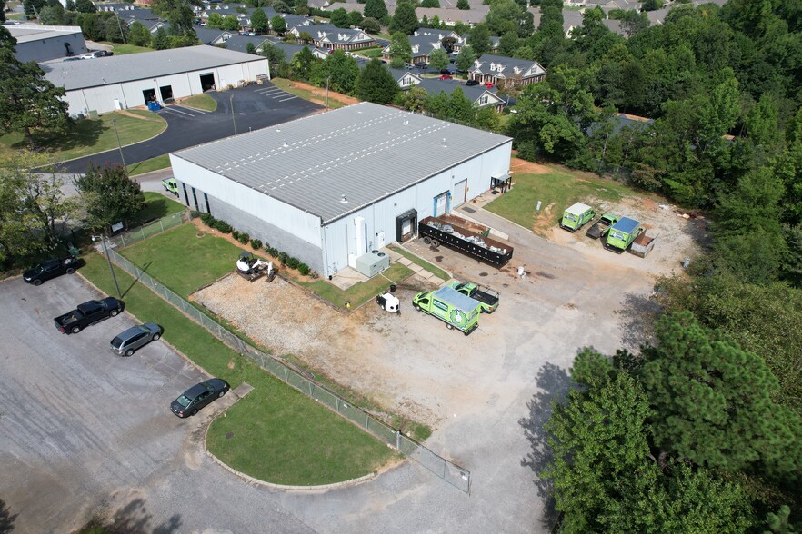 11 Task Industrial Ct, Greenville, SC for sale - Building Photo - Image 2 of 9