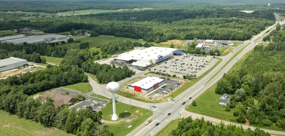 95 Dominion Dr, Farmville, VA for sale - Building Photo - Image 3 of 7