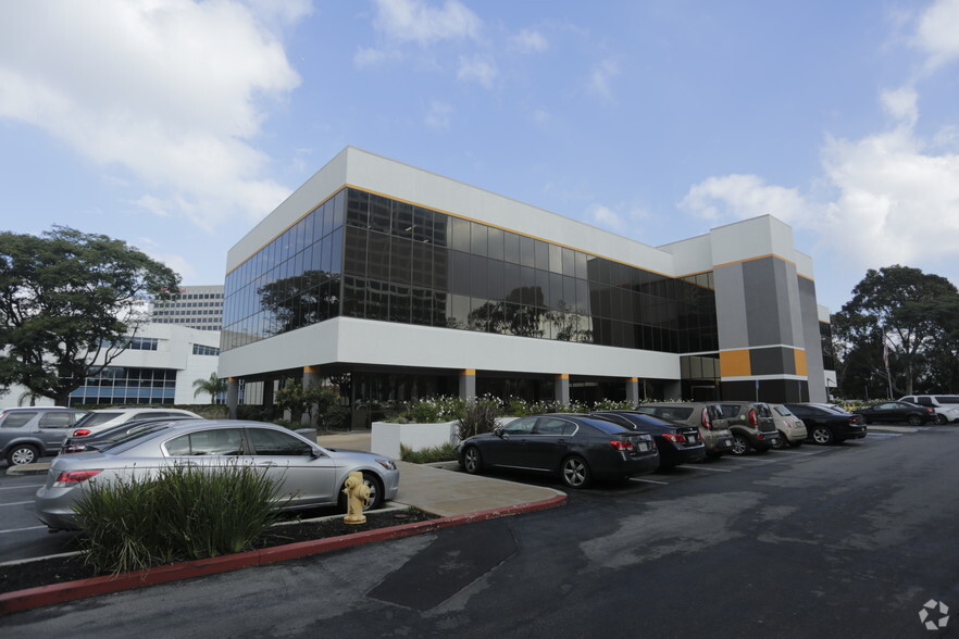 201 Continental Blvd, El Segundo, CA for lease - Building Photo - Image 2 of 6