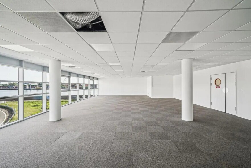 9 Avenue Des Saules, OULLINS-PIERRE-BÉNITE for sale - Interior Photo - Image 3 of 13