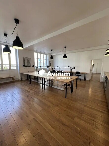 Office in Paris for lease - Interior Photo - Image 1 of 8