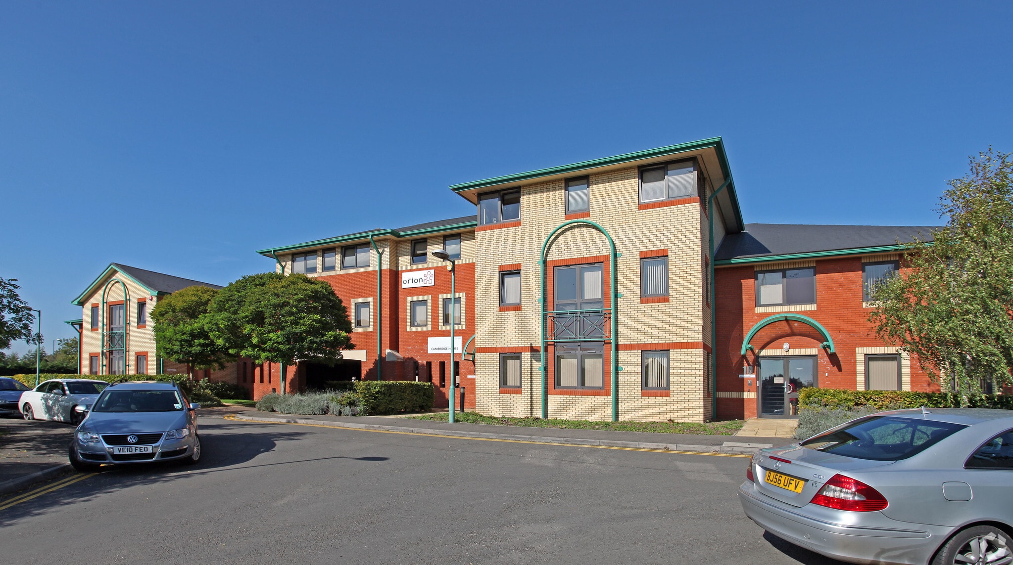 Smeaton Clos, Aylesbury for sale Primary Photo- Image 1 of 1