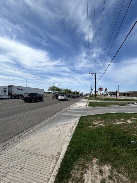 4681 US 83 hwy, Rio Grande City, TX for sale - Building Photo - Image 3 of 4