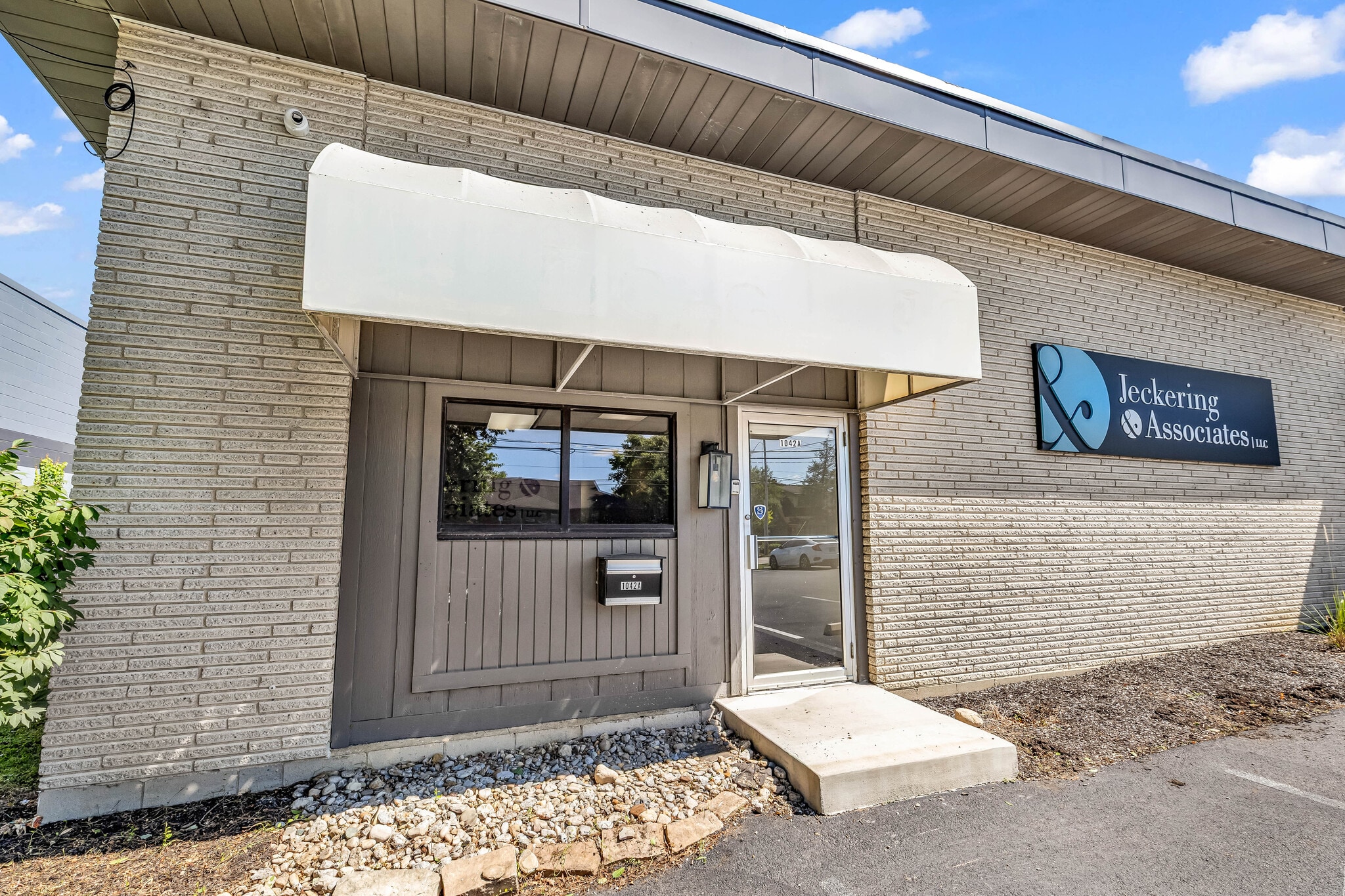 1042 Dublin Rd, Columbus, OH for lease Building Photo- Image 1 of 10