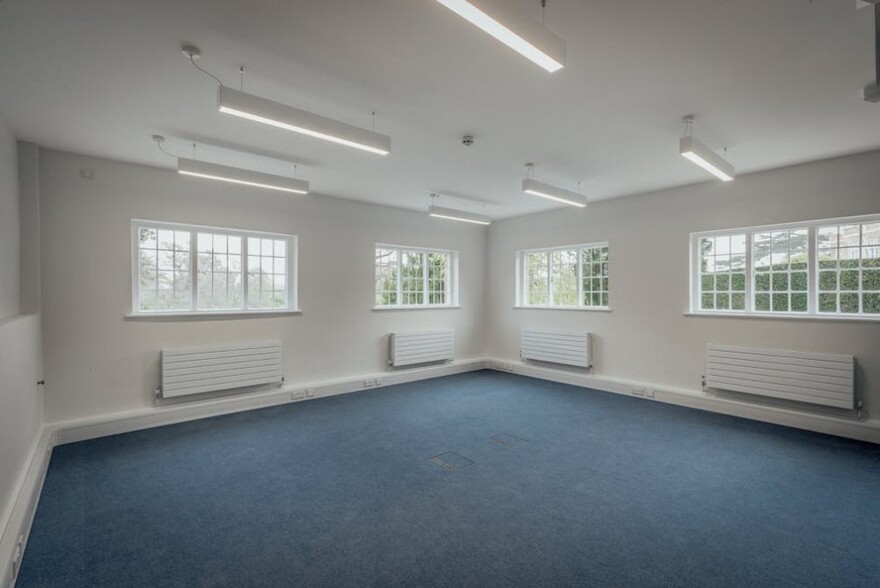 Munden Estate, St Albans for lease - Interior Photo - Image 2 of 3