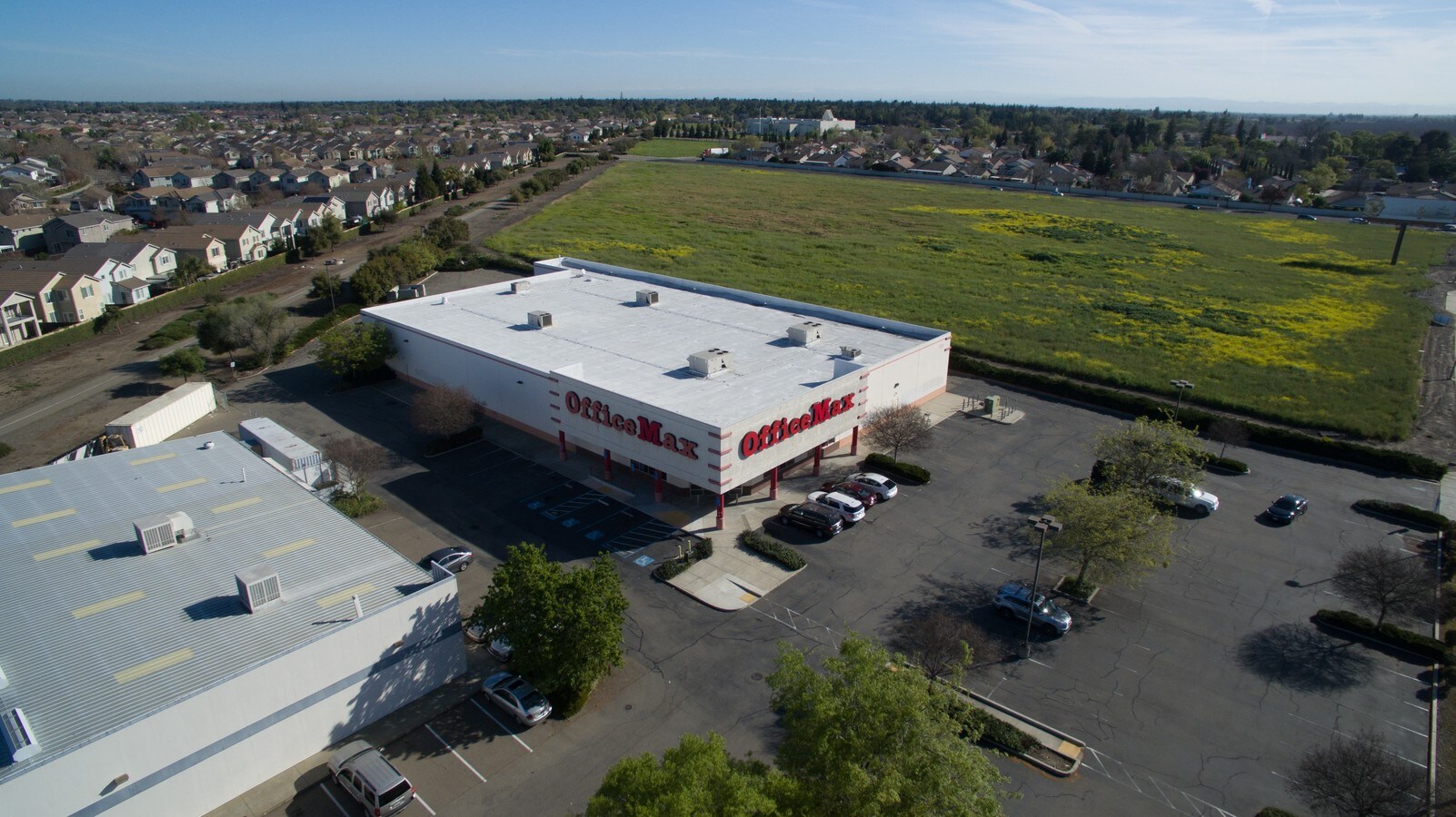 3939 E Hammer Ln, Stockton, CA, 95212 Retail Space For Lease