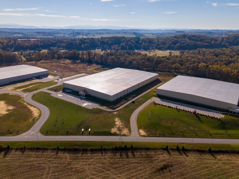 2677 Huntington Park Dr, Loudon, TN for lease - Building Photo - Image 2 of 30