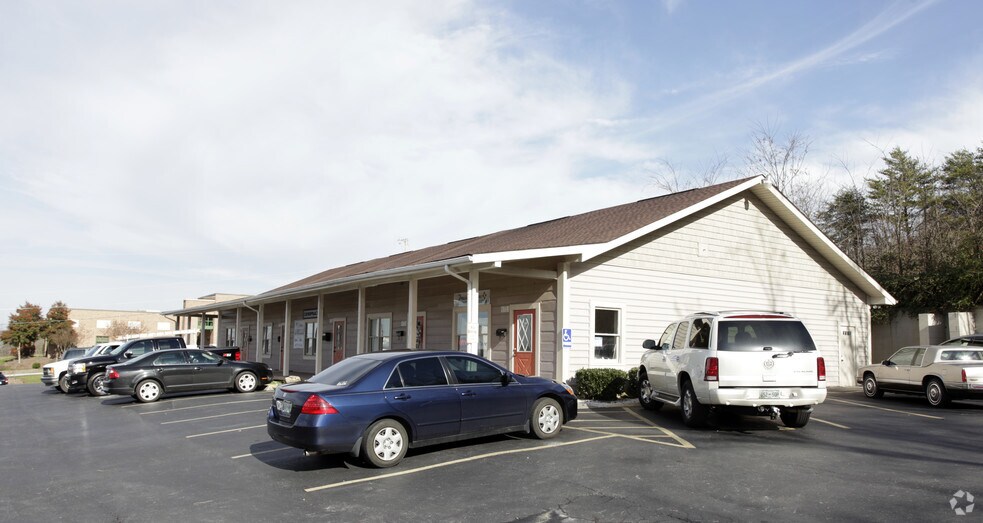 4010 Fountain Valley Dr, Knoxville, TN 37918