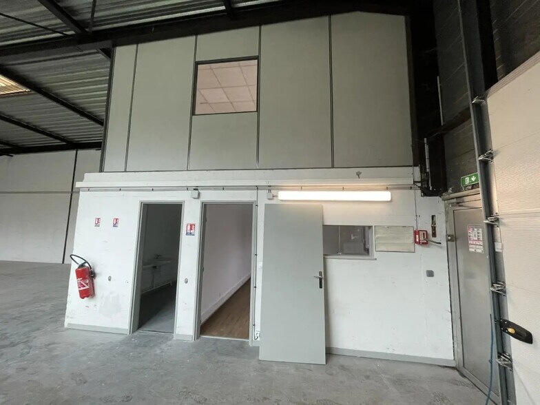 Flex in SAINT-OUEN-L'AUMONE for lease - Building Photo - Image 3 of 11