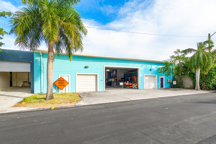 124 S H St, Lake Worth, FL for sale - Building Photo - Image 1 of 28