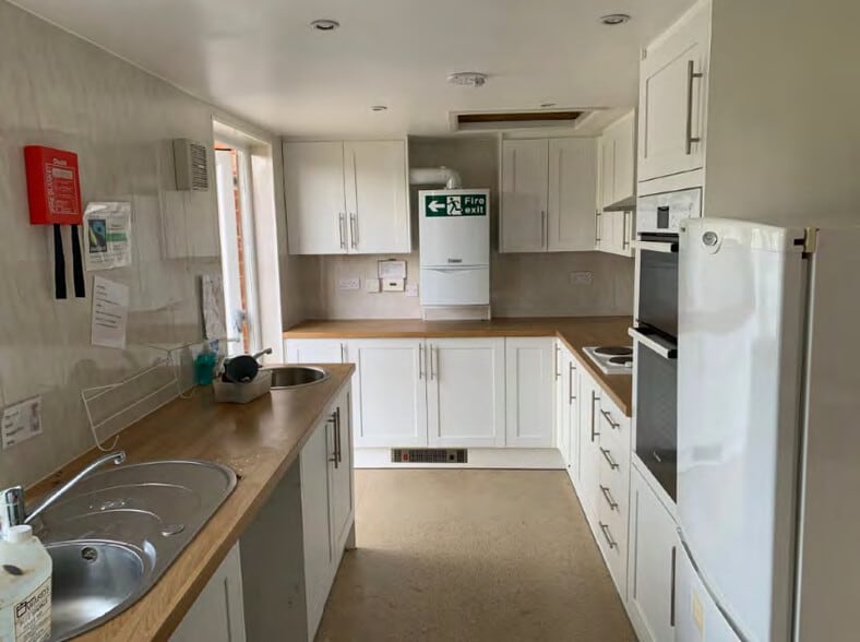 10 Common Rd, York for sale - Interior Photo - Image 3 of 5