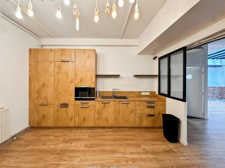 Office in Levallois-Perret for sale - Building Photo - Image 3 of 7