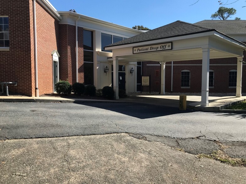 2064 Vineville Ave, Macon-Bibb, GA for sale - Building Photo - Image 2 of 11