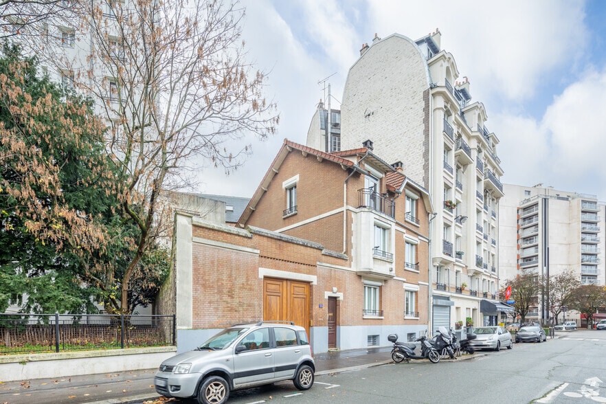 33 Rue De La Fontaine À Mulard, Paris for sale - Building Photo - Image 2 of 18
