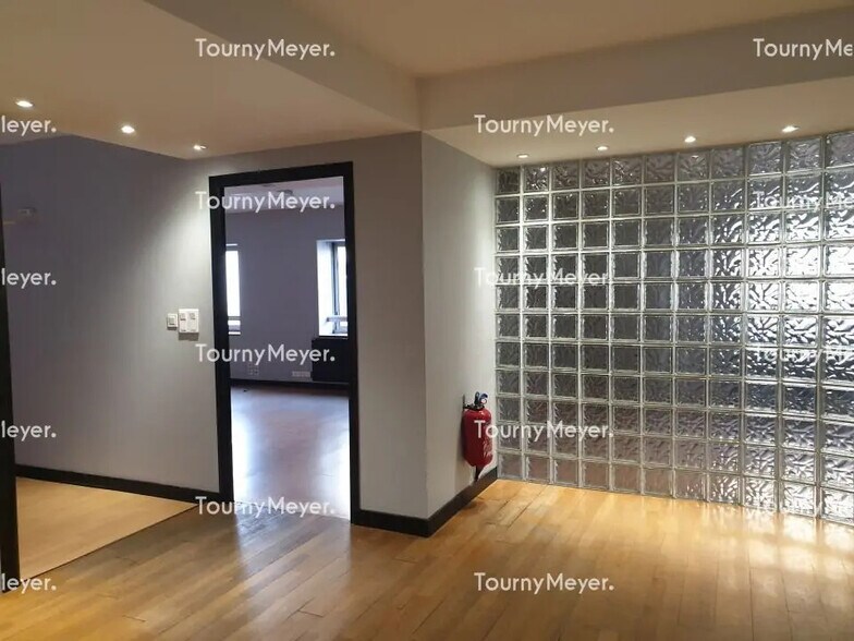 Office in Nantes for lease - Interior Photo - Image 3 of 3