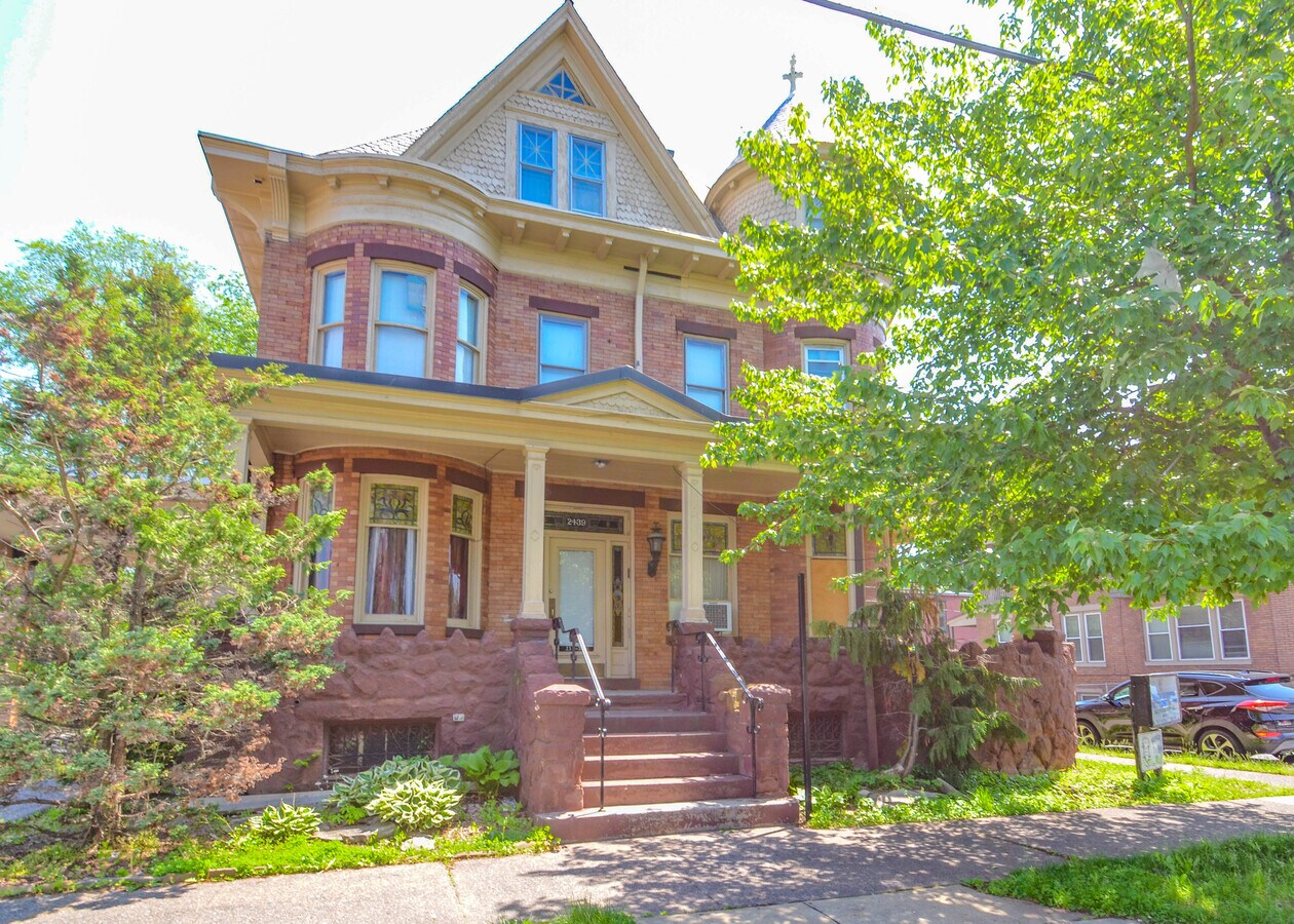 2439 N 6th St, Harrisburg, PA 17110
