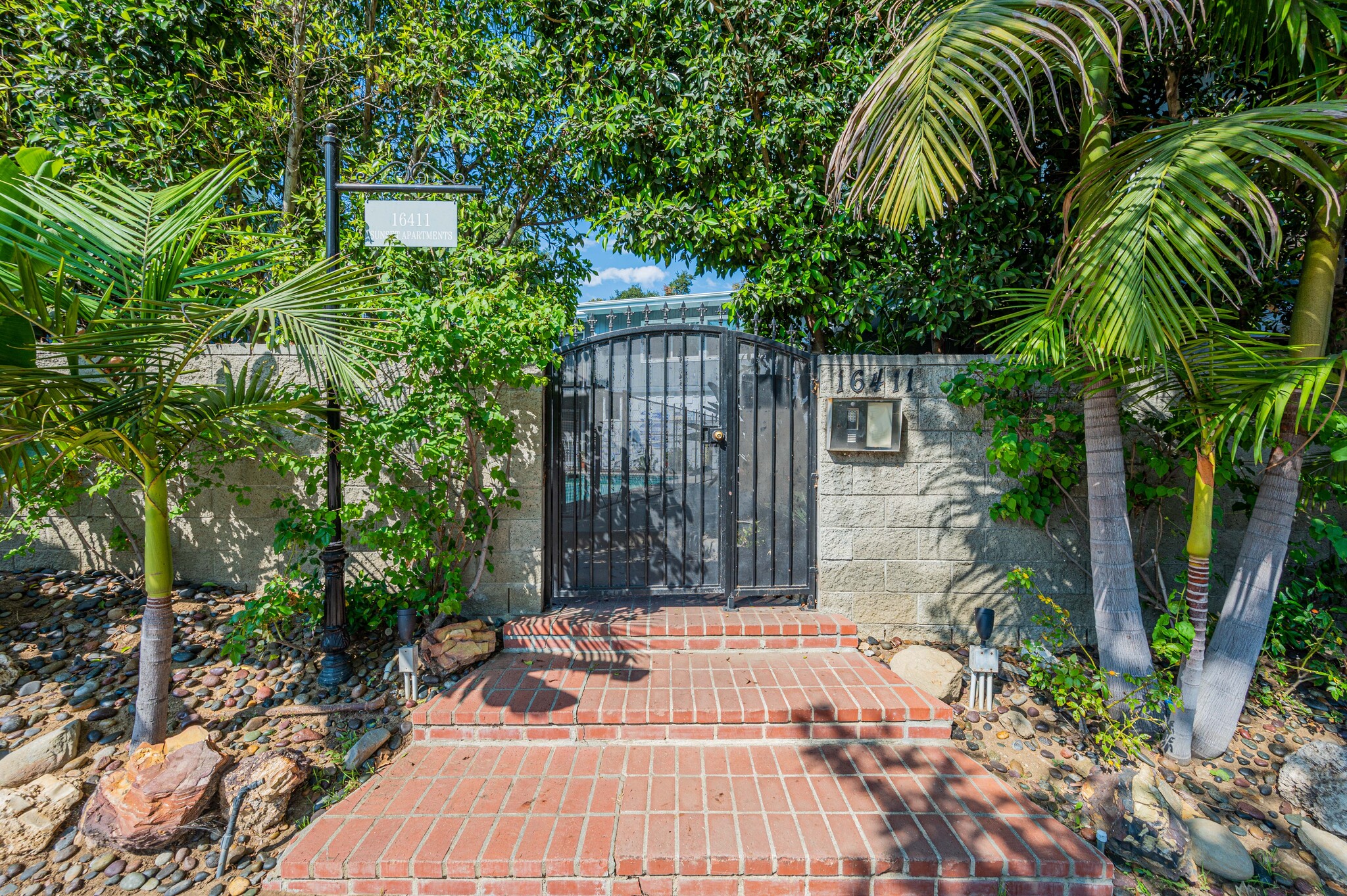 16411 W Sunset Blvd, Pacific Palisades, CA for sale Building Photo- Image 1 of 1