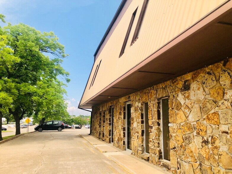 1016 W Maple Ave, Duncan, OK for lease - Building Photo - Image 1 of 8