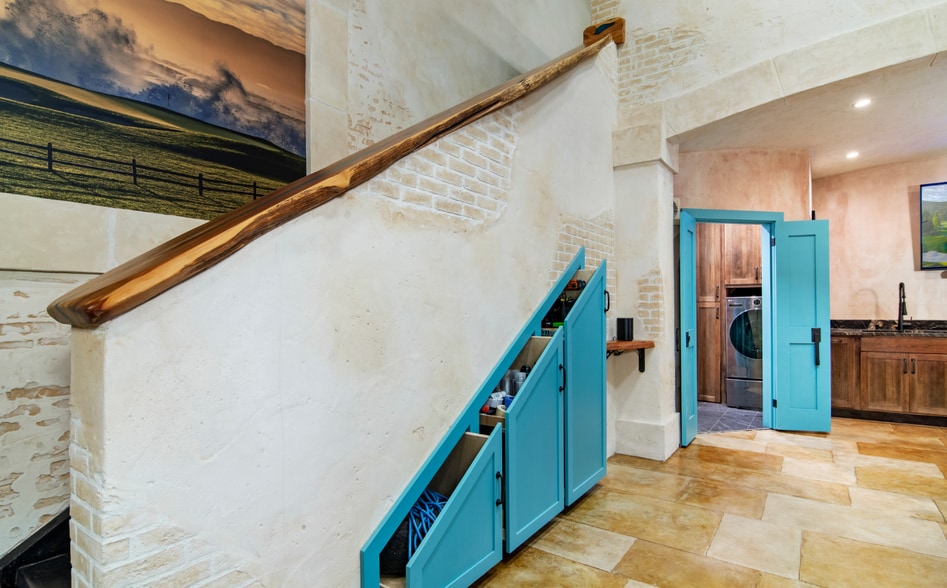 7231 Stonewall Bnd, San Antonio, TX for sale - Building Photo - Image 2 of 17