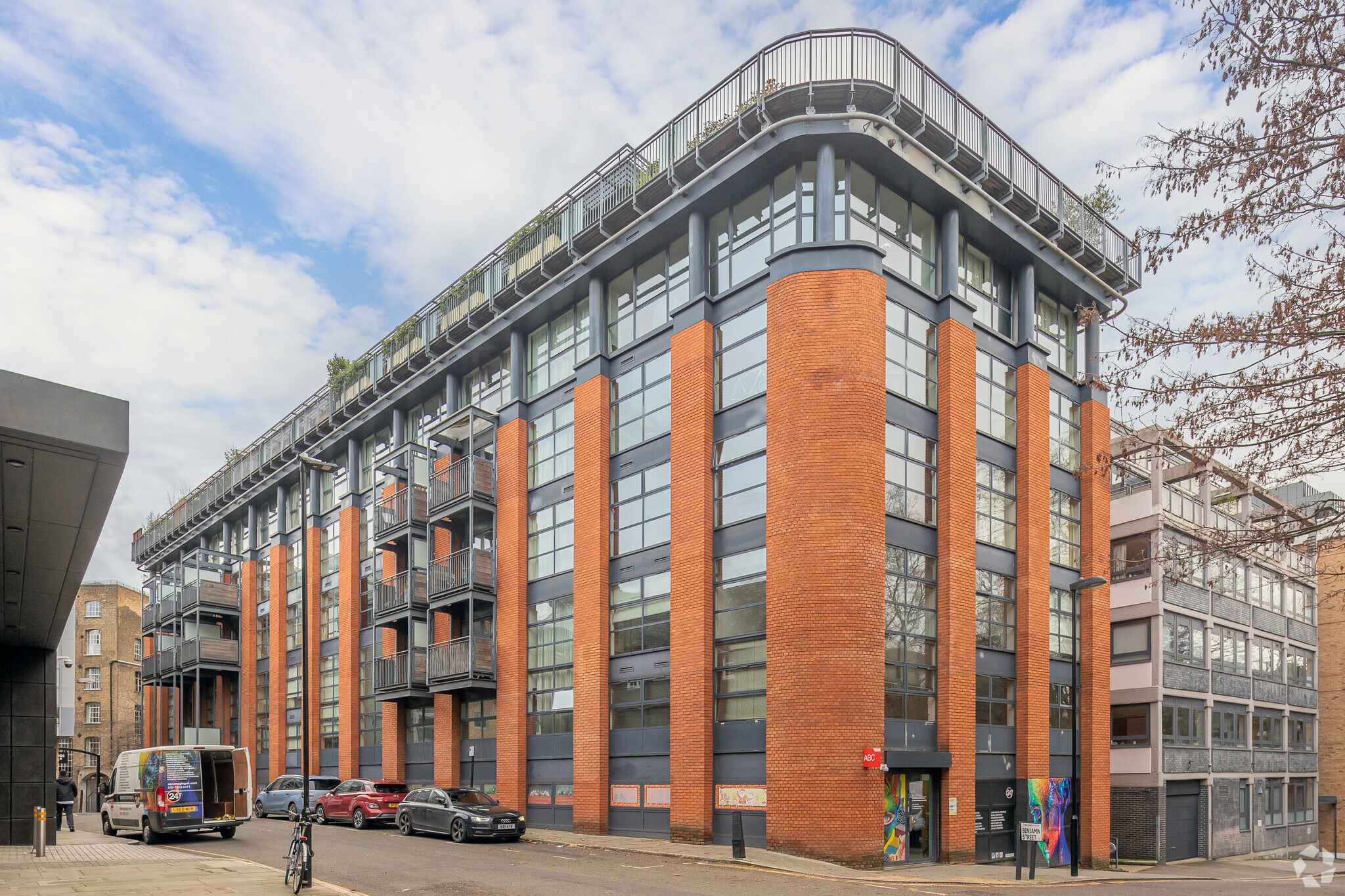 5 Cowcross Pl, London for sale Primary Photo- Image 1 of 1