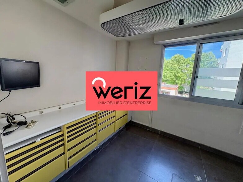 Office in Marseille for sale - Building Photo - Image 3 of 12