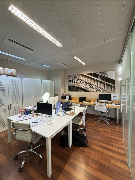 Office in SEVILLA for lease - Building Photo - Image 3 of 6