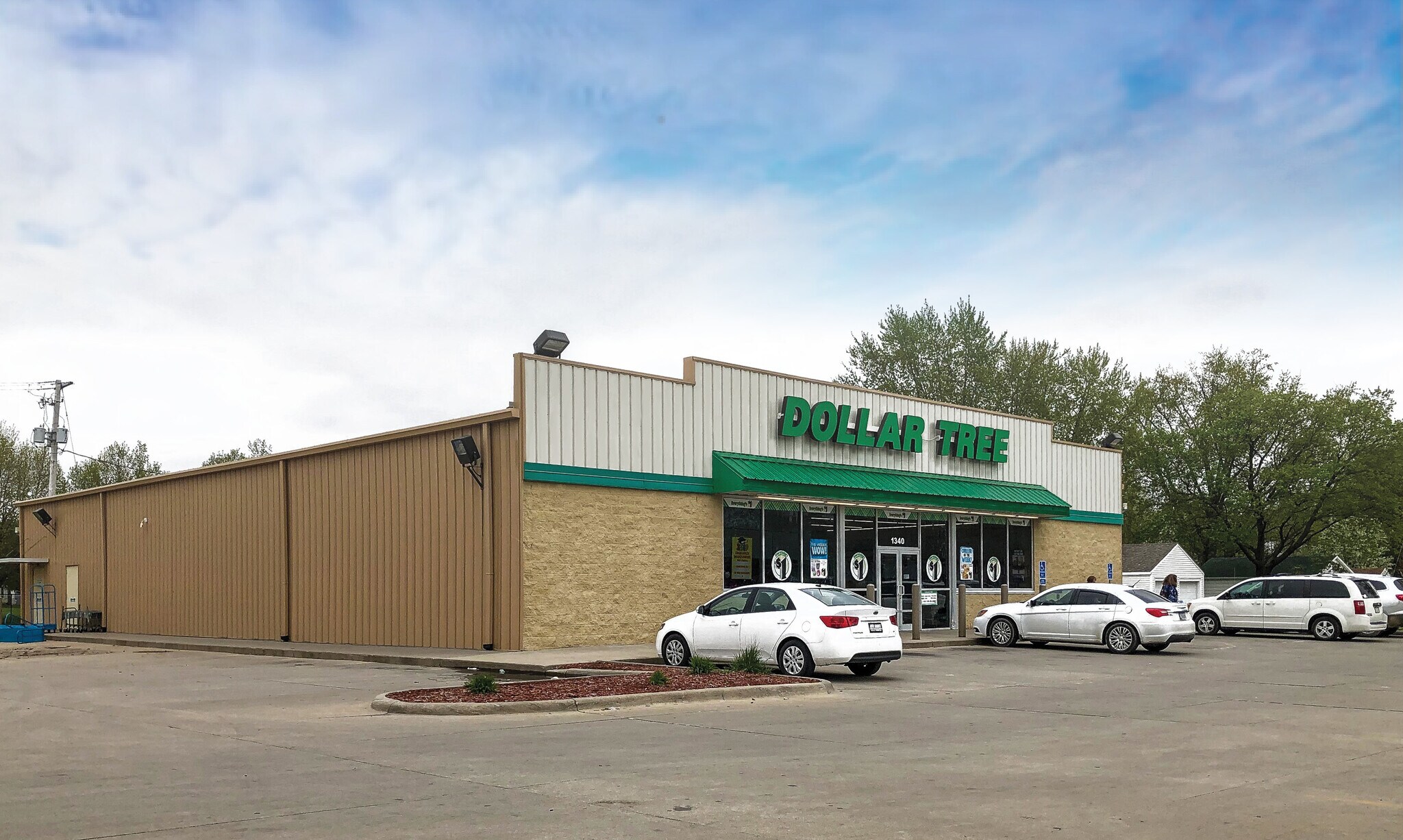 1340 Logan Ave, Waterloo, IA for sale Primary Photo- Image 1 of 1