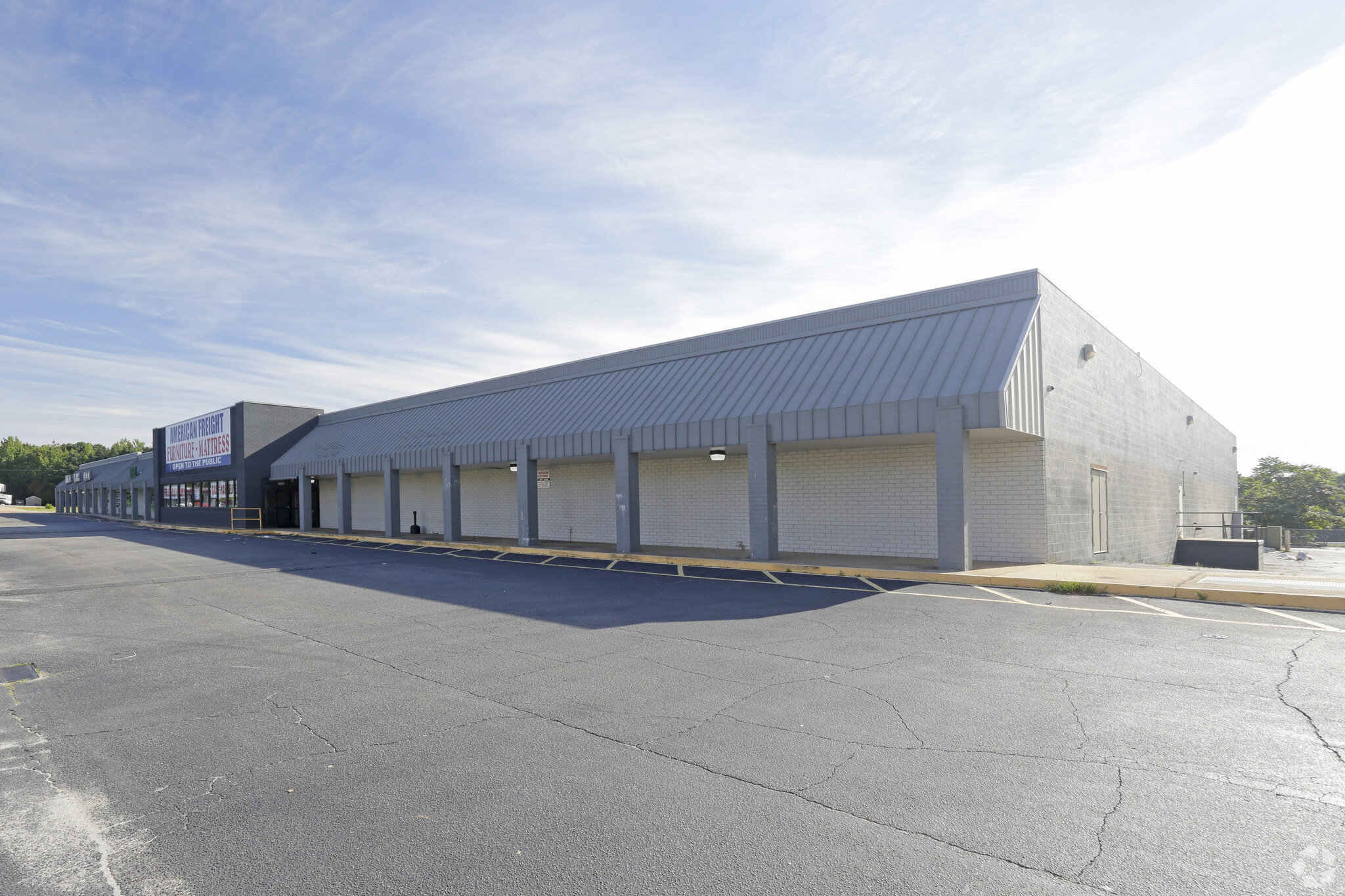 473-477 E Blackstock Rd, Spartanburg, SC for lease Primary Photo- Image 1 of 10