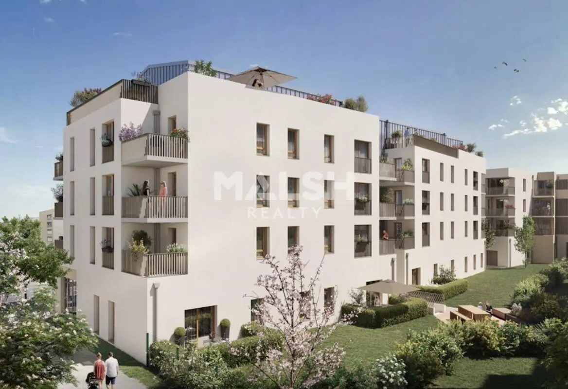 Retail in Brignais for sale Building Photo- Image 1 of 3