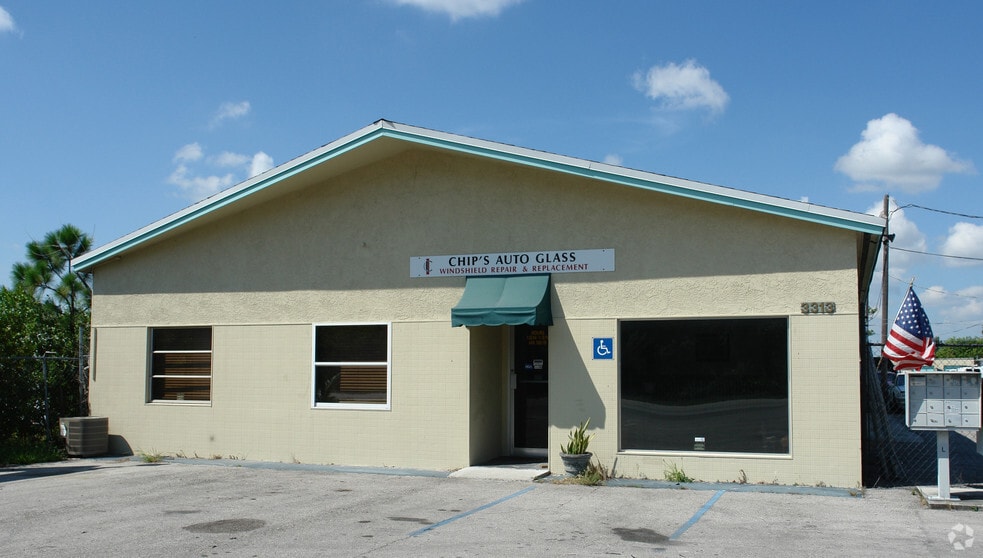 3313 Oleander Ave, Fort Pierce, FL for lease - Building Photo - Image 2 of 7