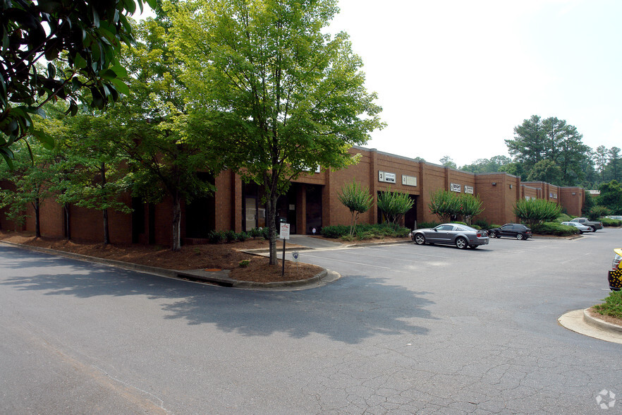 3065 McCall Dr, Doraville, GA for lease - Building Photo - Image 1 of 4