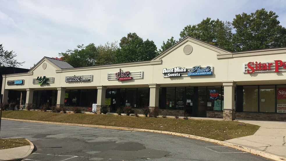 1-26 Orangetown Shopping Ctr, Orangeburg, NY for sale - Building Photo - Image 1 of 1